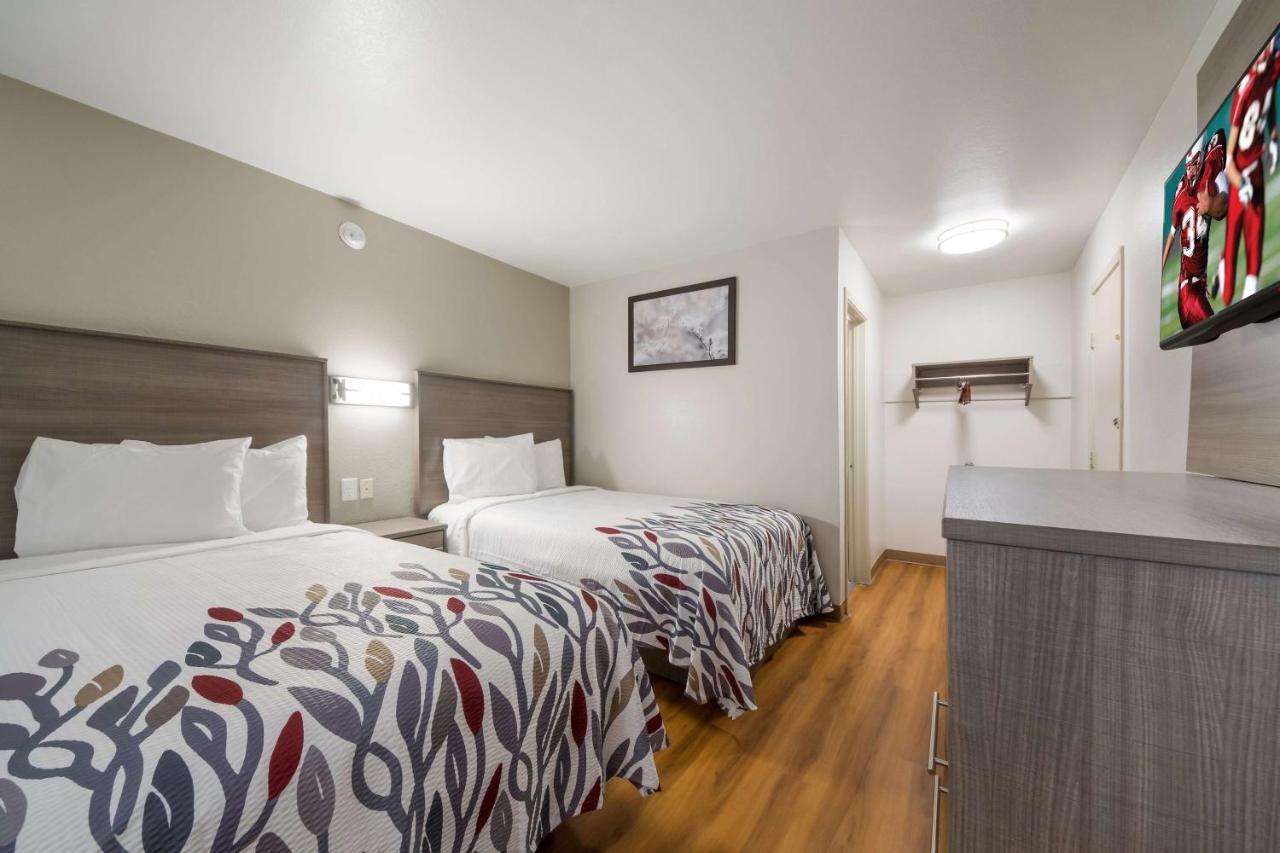 Red Roof Inn San Antonio E - Frost Bank Center מראה חיצוני תמונה