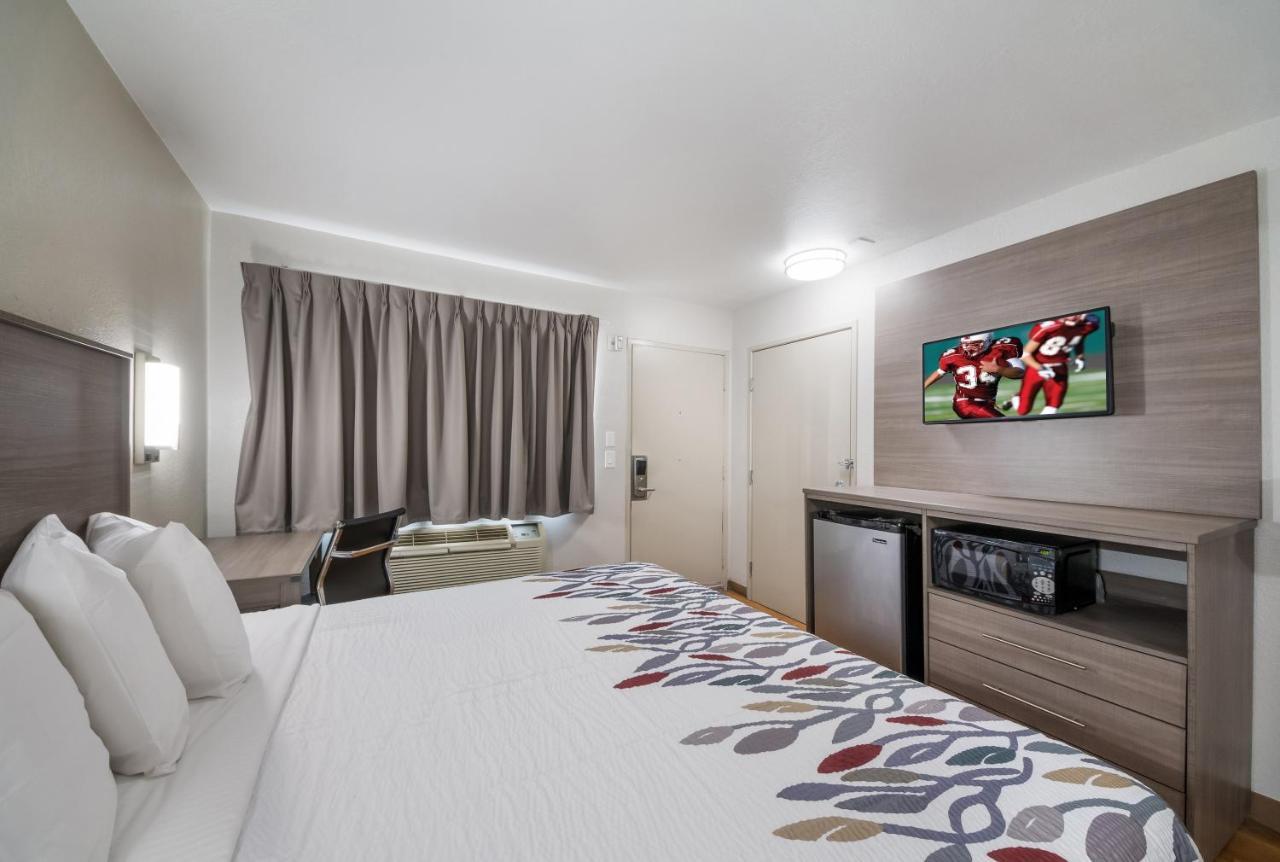 Red Roof Inn San Antonio E - Frost Bank Center מראה חיצוני תמונה