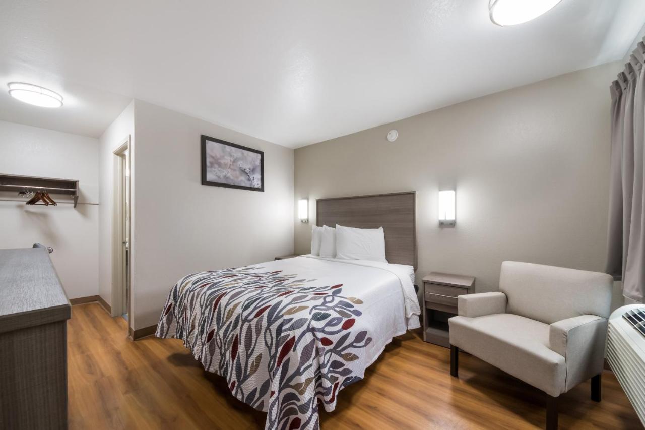 Red Roof Inn San Antonio E - Frost Bank Center מראה חיצוני תמונה
