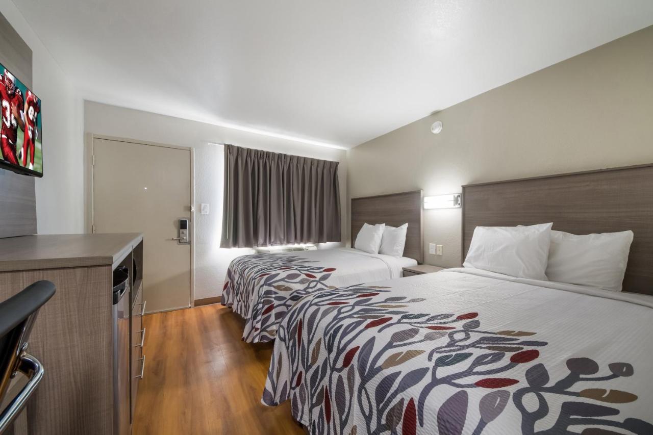 Red Roof Inn San Antonio E - Frost Bank Center מראה חיצוני תמונה