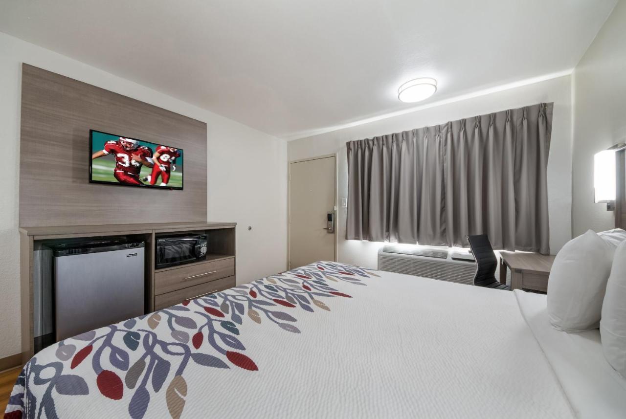 Red Roof Inn San Antonio E - Frost Bank Center מראה חיצוני תמונה