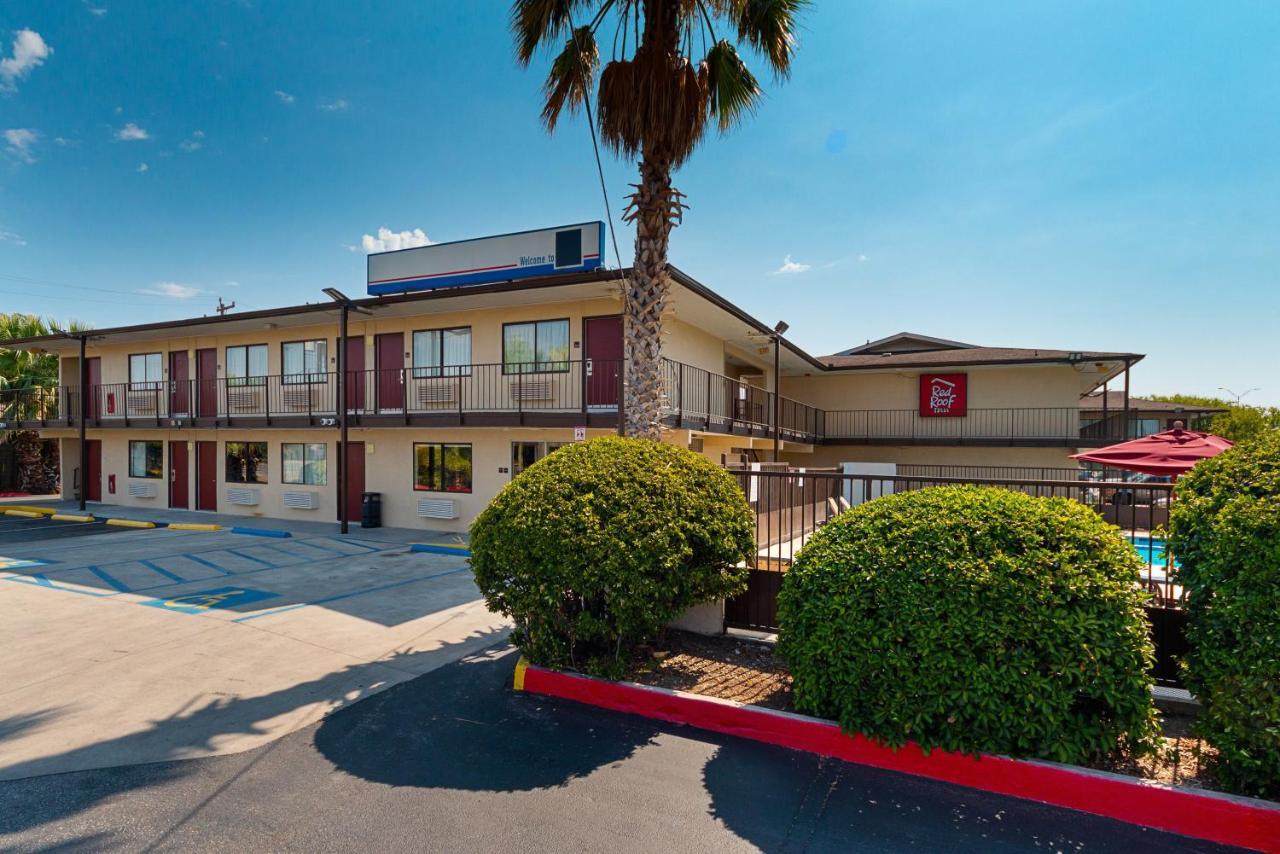 Red Roof Inn San Antonio E - Frost Bank Center מראה חיצוני תמונה